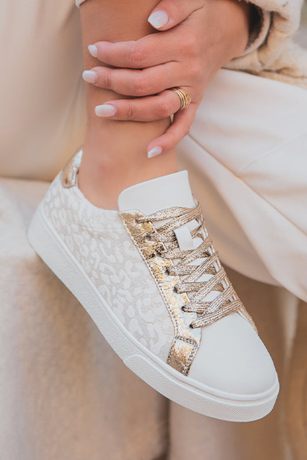 Leopard Print Sneakers: White / gold