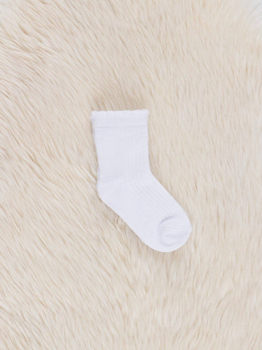 Scallop Hem Crew Socks: Off-White