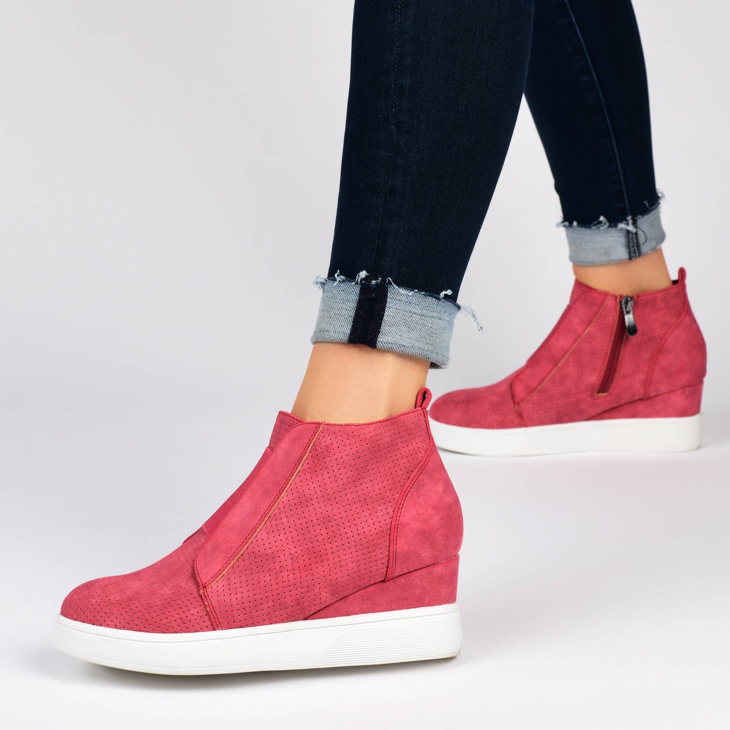 Clara Wedge Sneakers In Faux Leather: Olive / 10 / Medium