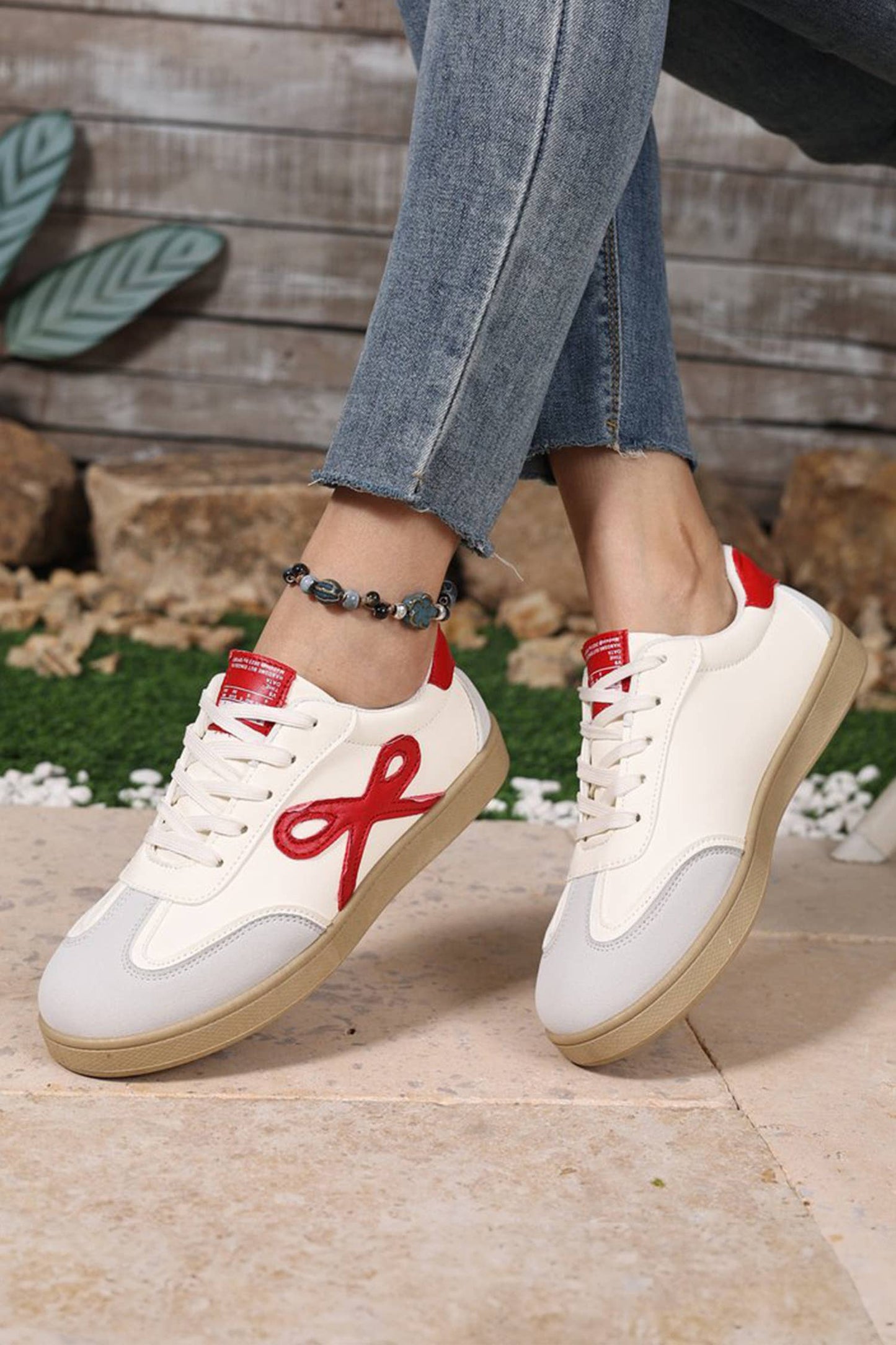 Pink bow sneakers
